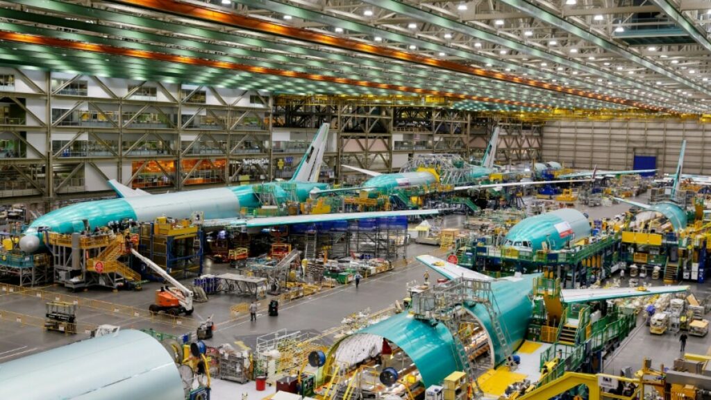 découvrez les dernières informations sur la hausse des salaires chez boeing, ses implications pour les employés et l'industrie aéronautique. restez informé des nouvelles initiatives de l'entreprise pour attirer et retenir les talents.