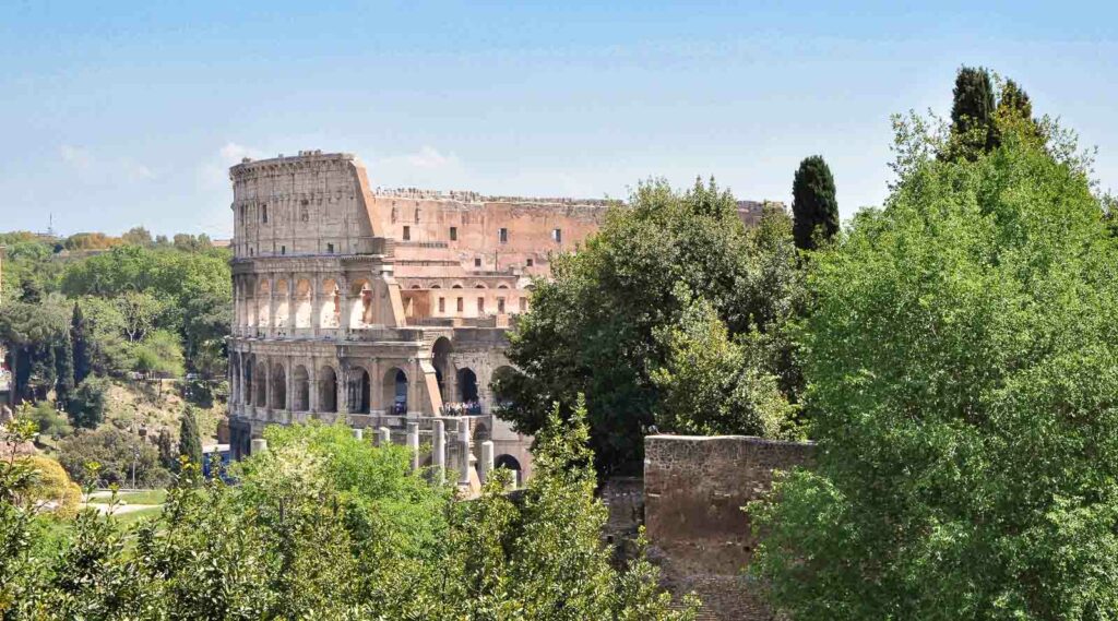 découvrez les charmes de rome le temps d'un week-end : monuments emblématiques, gastronomie savoureuse et ambiance envoûtante vous attendent pour une escapade inoubliable.