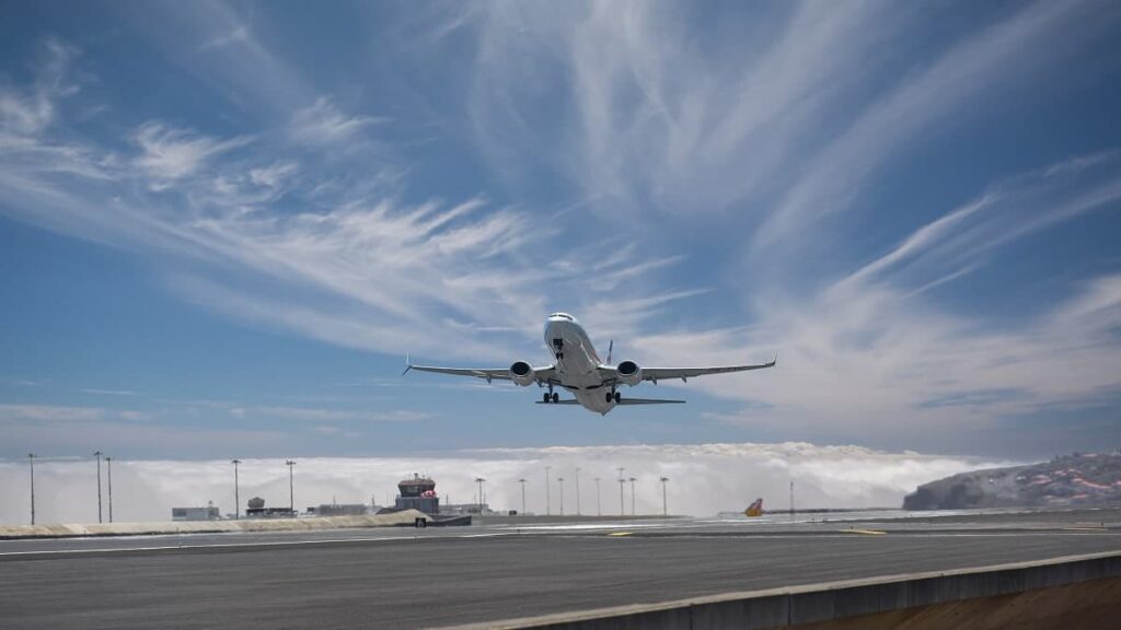 découvrez l'expérience unique d'un vol mouvementé à bord d'un a330, où sensations fortes et confort se rencontrent. préparez-vous à vivre des turbulences et des paysages à couper le souffle lors de votre voyage.