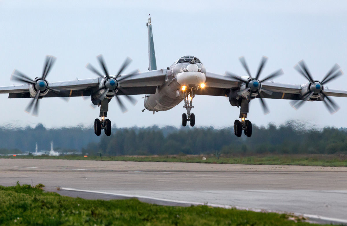 découvrez l'impact et l'utilisation des bombardiers tu-95 en ukraine, un pilier stratégique dans le contexte géopolitique actuel. analyse, images et faits marquants sur ces avions emblématiques.