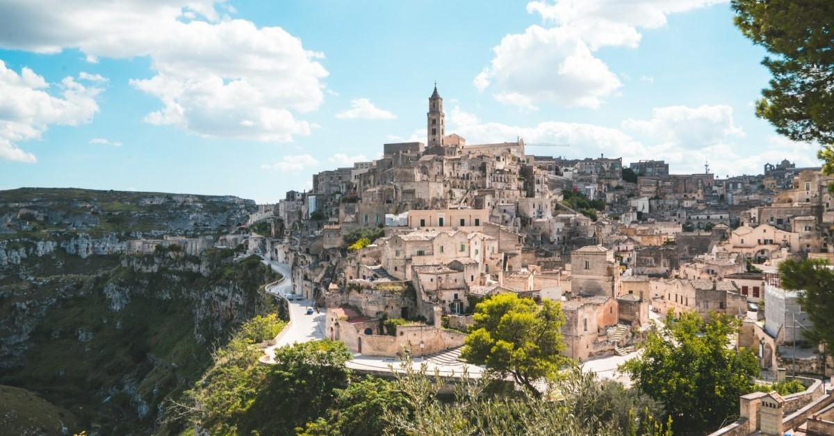 découvrez les trésors cachés de l'italie sans vous ruiner ! explorez des destinations méconnues, des lieux pittoresques et des expériences authentiques à petit prix. parfait pour les voyageurs en quête d'aventure et de bonnes affaires.