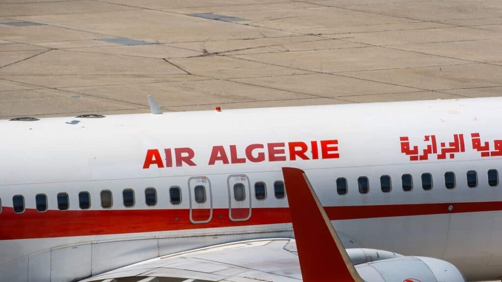 découvrez les détails d'un atterrissage d'urgence impliquant un vol air algérie. cette situation inattendue a suscité des inquiétudes et des questions sur la sécurité des voyages aériens. restez informé des dernières nouvelles et des mesures prises suite à cet incident.