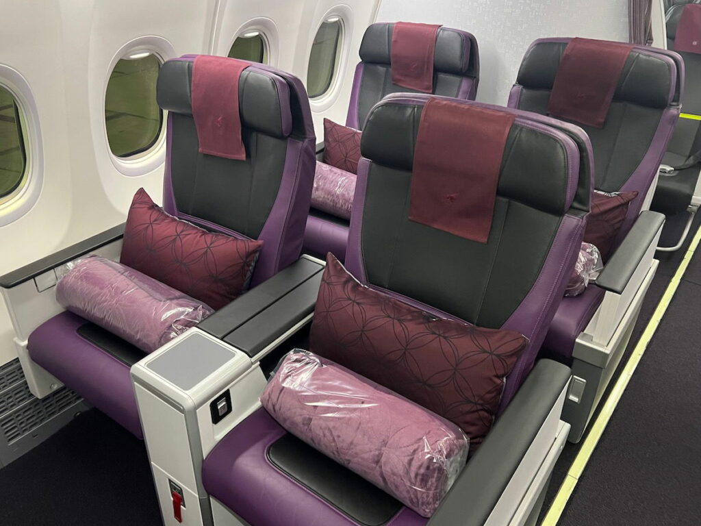 découvrez comment qatar airways remplace le boeing 737-10 dans sa flotte. un nouvel engagement vers l'excellence dans le transport aérien, offrant confort, performance et innovations technologiques pour une expérience voyage inégalée.