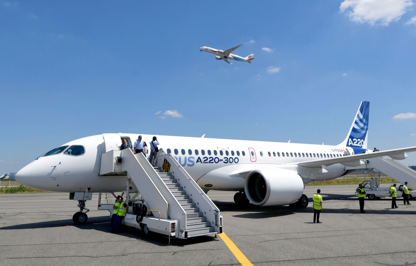 découvrez les dernières nouvelles concernant l'airbus a220 avec l'annonce de 5 nouvelles commandes. plongez dans les détails de ces contrats, les compagnies concernées et l'impact de cette avionne sur le marché de l'aviation.