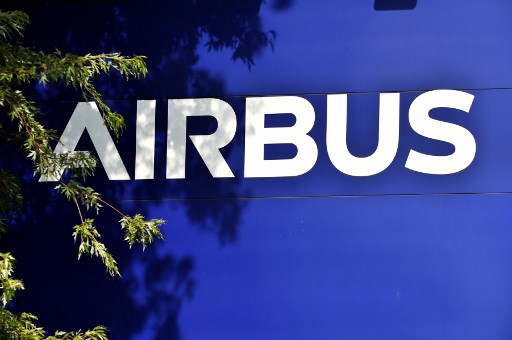 découvrez les dernières informations concernant la réduction d'effectifs chez airbus. analyse des décisions stratégiques, impacts sur l'industrie aéronautique et perspectives d'avenir pour les employés.