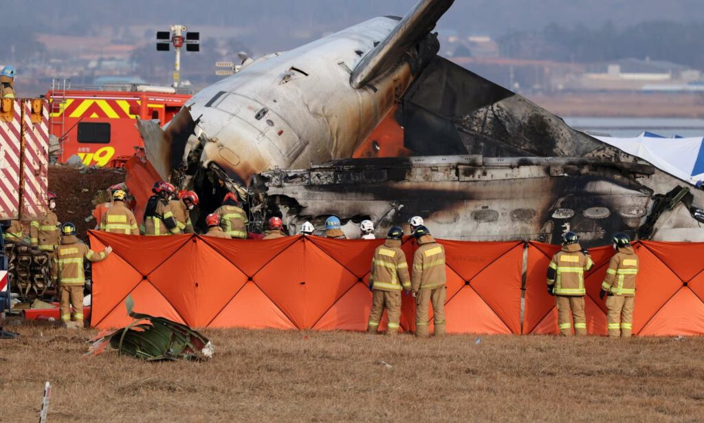 découvrez les détails tragiques du crash d'un boeing 737 en corée du sud, une catastrophe aérienne qui a marqué les esprits. plongez dans les circonstances de l'accident, les impacts sur la sécurité aérienne et les leçons tirées de cette tragédie.