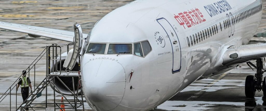 rendez hommage aux victimes du crash du boeing, en explorant les histoires poignantes et les réflexions profondes sur cet événement tragique qui a marqué les mémoires et suscité une prise de conscience sur la sécurité aérienne.