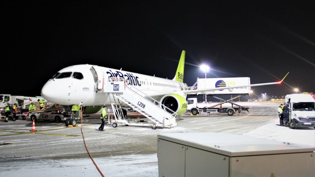 découvrez l'airbus a220-300 d'airbaltic, un aéronef moderne alliant confort, efficacité et innovation. explorez ses caractéristiques techniques, ses performances exceptionnelles et l'engagement d'airbaltic pour un voyage agréable et responsable. idéal pour vos voyages d'affaires ou de loisirs, cet avion promet une expérience de vol inoubliable.