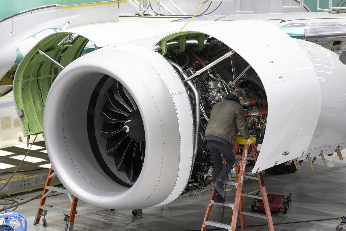 découvrez comment boeing a navigué à travers les défis économiques de 2020. analyse des impacts de la pandémie sur l'industrie aéronautique, des stratégies de redressement et des perspectives d'avenir pour cette entreprise emblématique.