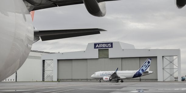 découvrez l'hommage émouvant d'airbus à une ville emblématique de nouvelle-aquitaine, célébrant l'innovation, l'histoire et l'engagement de la région dans le secteur aéronautique. un moment fort qui souligne le lien entre l'entreprise et son territoire.