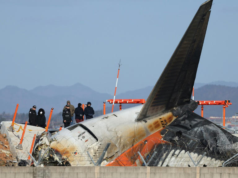 découvrez les raisons derrière le manquement de 4 minutes des enregistreurs de vol de jeju air. analysez les implications sur la sécurité aérienne et les mesures prises par la compagnie pour garantir la fiabilité de ses opérations.